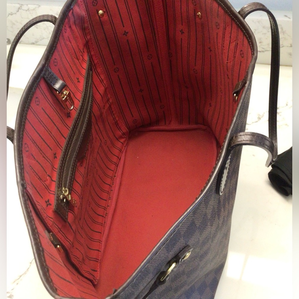 Louis Vuitton Damier Neverfull MM Tote Bag - Picture 12 of 16